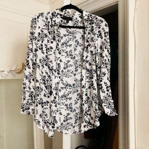 Banana Republic Black and White Floral blouse boyfriend fit XS